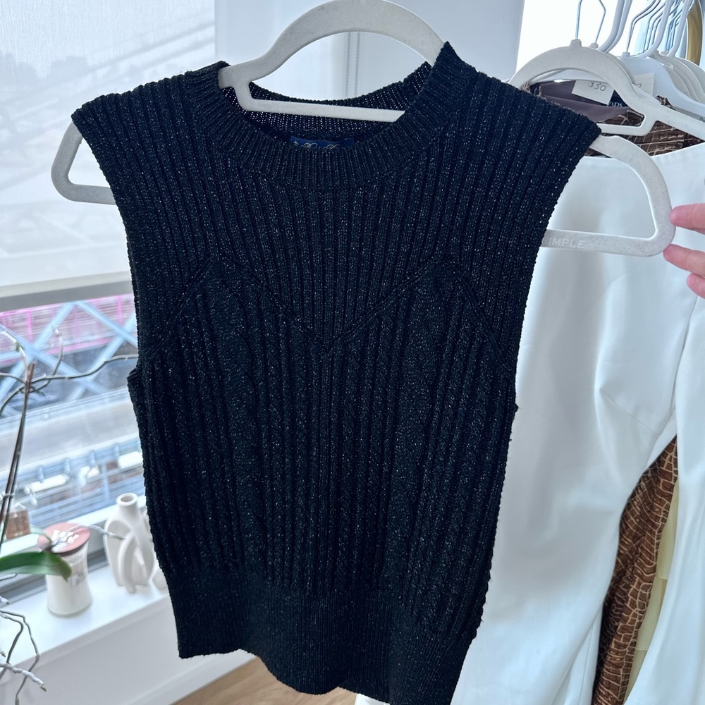 Brooks Brothers Black Sleeveless Knit Top